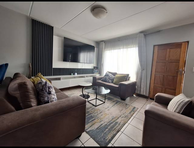 2 BEDROOM FLAT FOR SALE IN HEIDELBERG CENTRAL